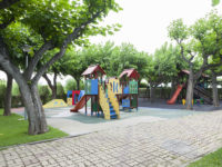 19. Zona de juegos infantiles